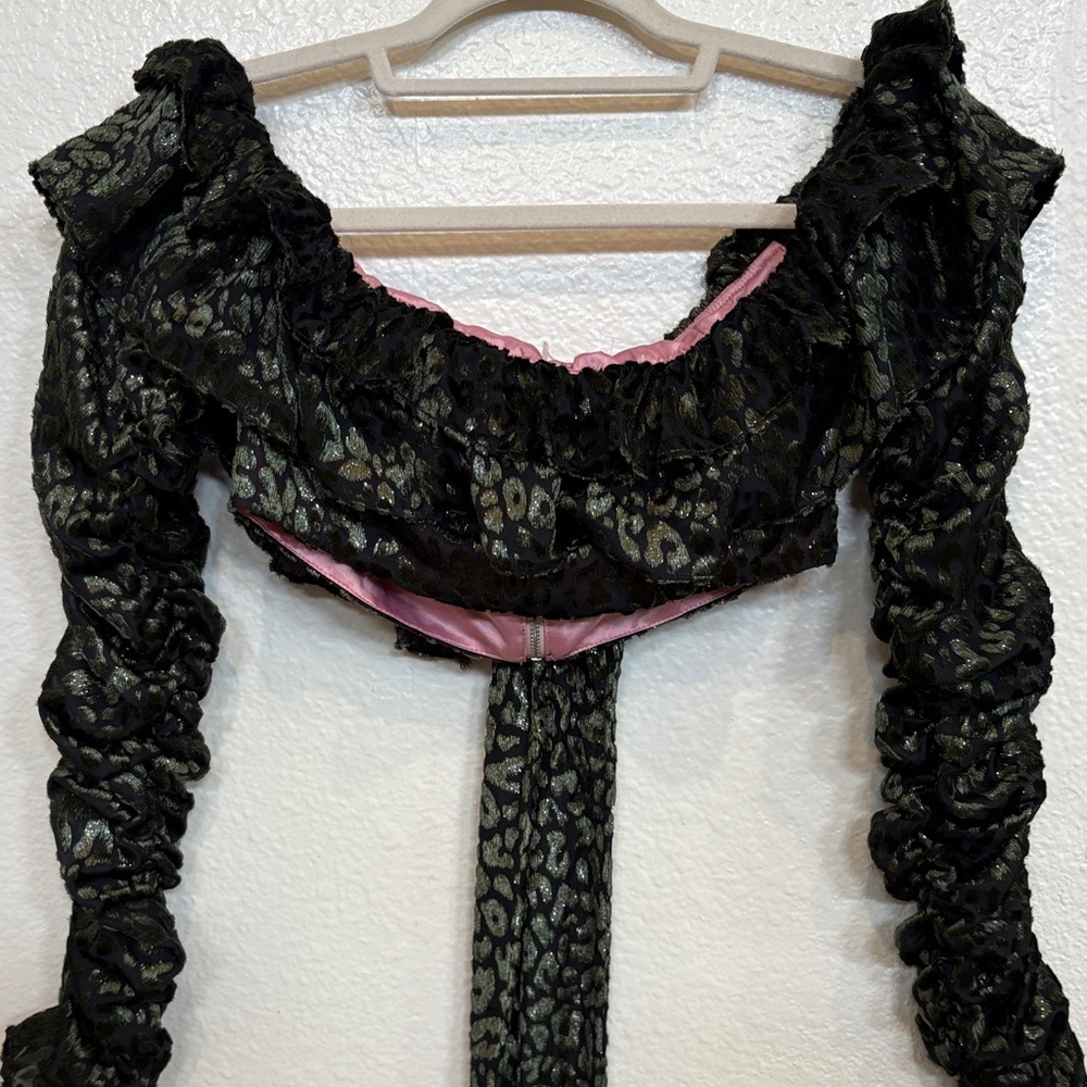 Black and emerald Pink lining Crop Top.